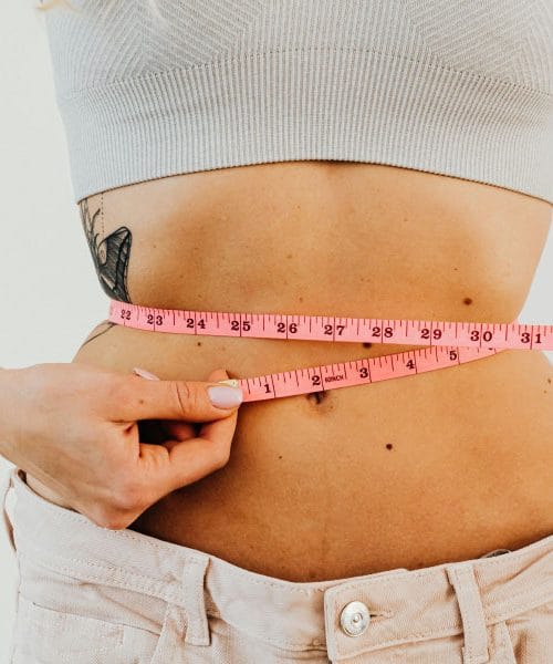 Hujšanje po 40. letu: kaj se spremeni v telesu in zakaj stare metode ne delujejo več