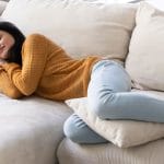 Počivanje na kavču