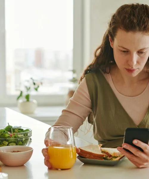 Uravnavanje krvnega sladkorja po 55. letu: spremembe, ki naredijo veliko razliko