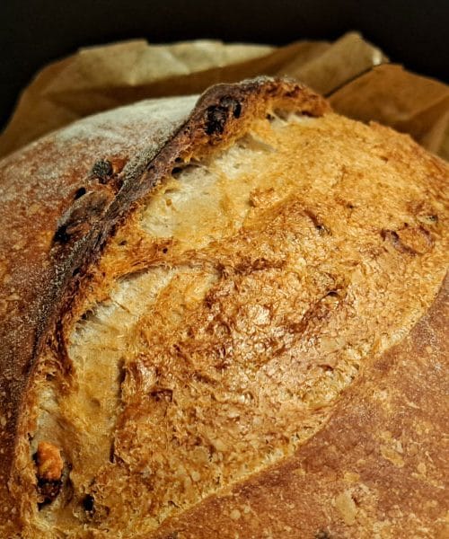 Najboljši recept za domač kruh: Brez gnetenja in vedno uspe