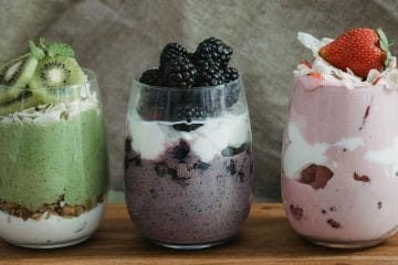 Zimski smutiji: Kako pripraviti osvežilen napitek, ki vas ne bo zeblo