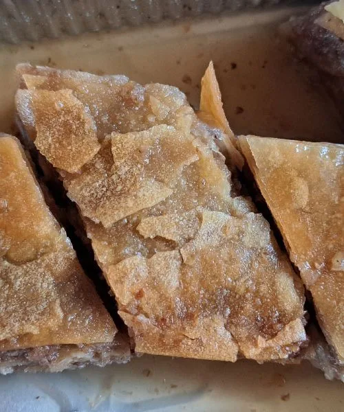 Kaj muslimani jedo za bajram? To je praznična miza, kjer imajo posebno mesto te dobrote