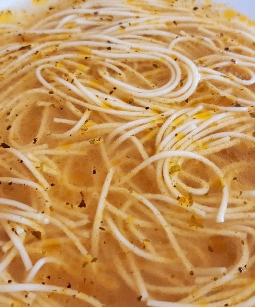 Hujšanje z juhami: Zakaj so tople jedi na žlico najboljši zaveznik vaše linije pozimi