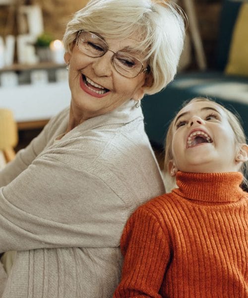 Generacijski prepad: Kako izboljšati komunikacijo med mladimi in starejšimi