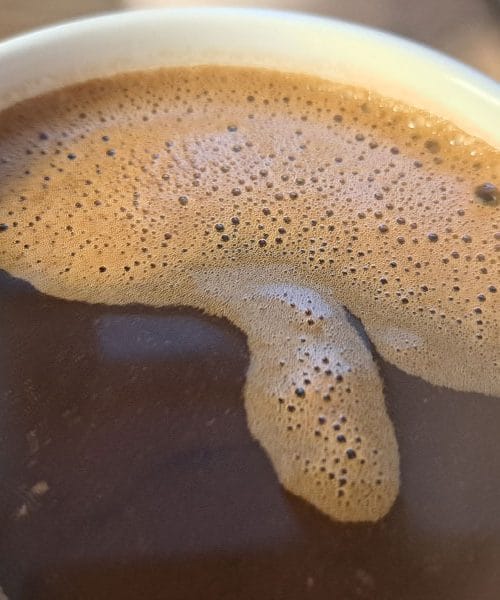 Resnica o kavi: Kdaj je koristna in kdaj postane ovira za vaše zdravje?