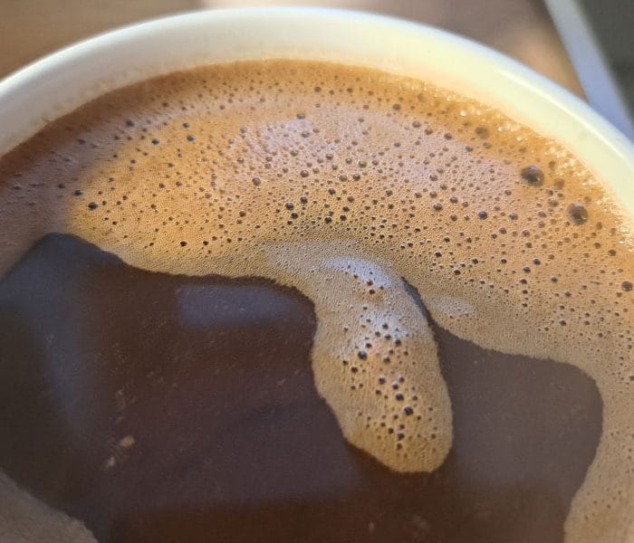 Resnica o kavi: Kdaj je koristna in kdaj postane ovira za vaše zdravje?