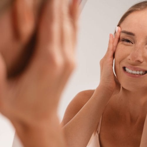 Dermatologi opozarjajo na napako pri uporabi kreme proti gubam