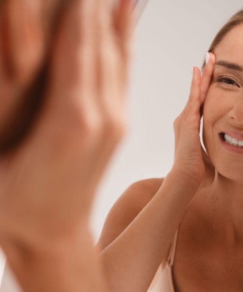 Dermatologi opozarjajo na napako pri uporabi kreme proti gubam