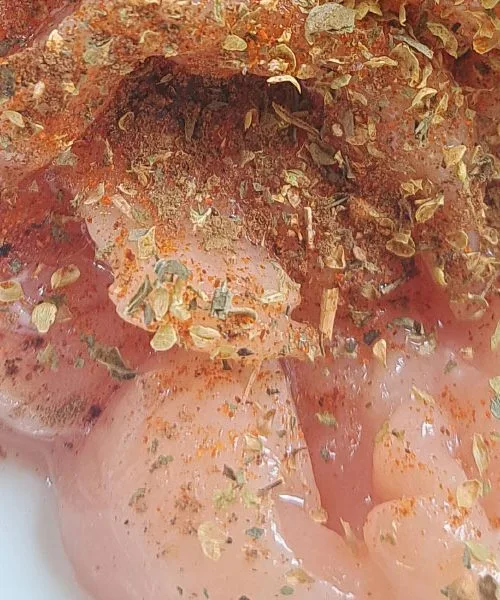 Najboljša marinada za piščanca: skrivnost sočnega in okusnega mesa