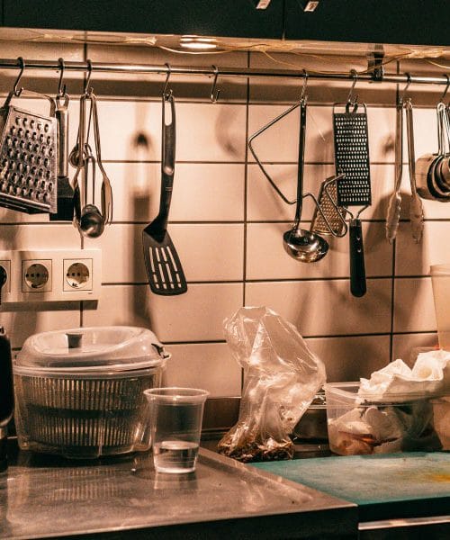 Pravilo dveh minut: Kako premagati odlašanje pri gospodinjskih opravilih in telovadbi