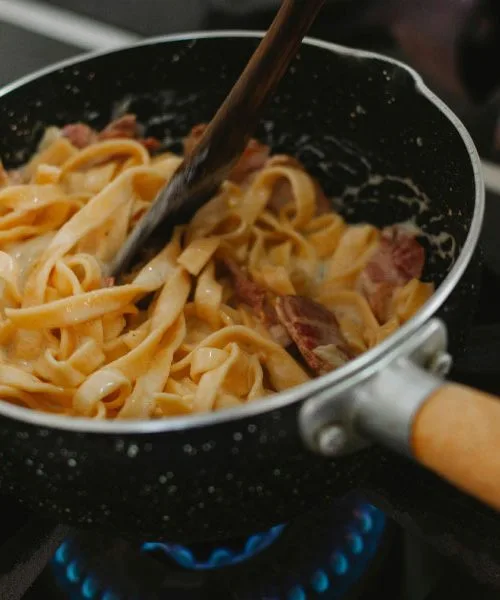 Glikemični indeks: Kako izbira ogljikovih hidratov vpliva na vašo raven energije