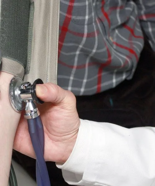 Preventivni pregledi: 3 testi, ki bi jih moral vsak odrasel opraviti enkrat letno