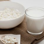 Kefir zjutraj ali zvečer? Kdaj ga je najlažje vključiti v prehrano