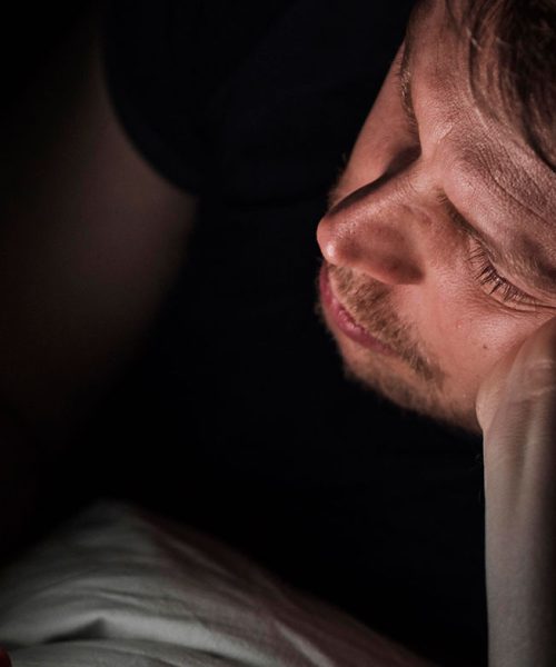 Ponoči se večkrat zbujate okoli 3. ure? Kaj lahko vpliva na vaš spanec
